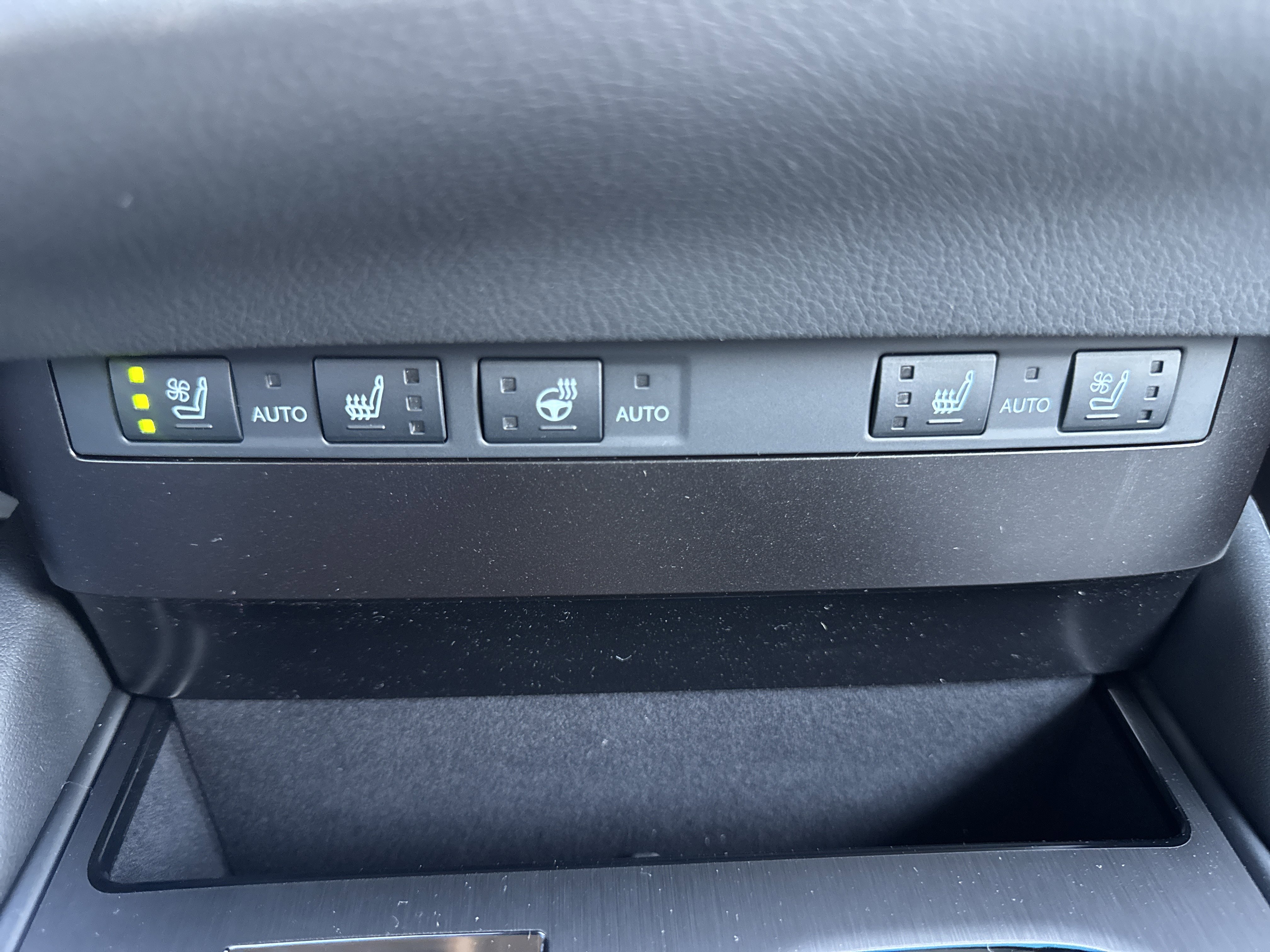 New 2025 Lexus ES 300h w/ Premium Package image 25