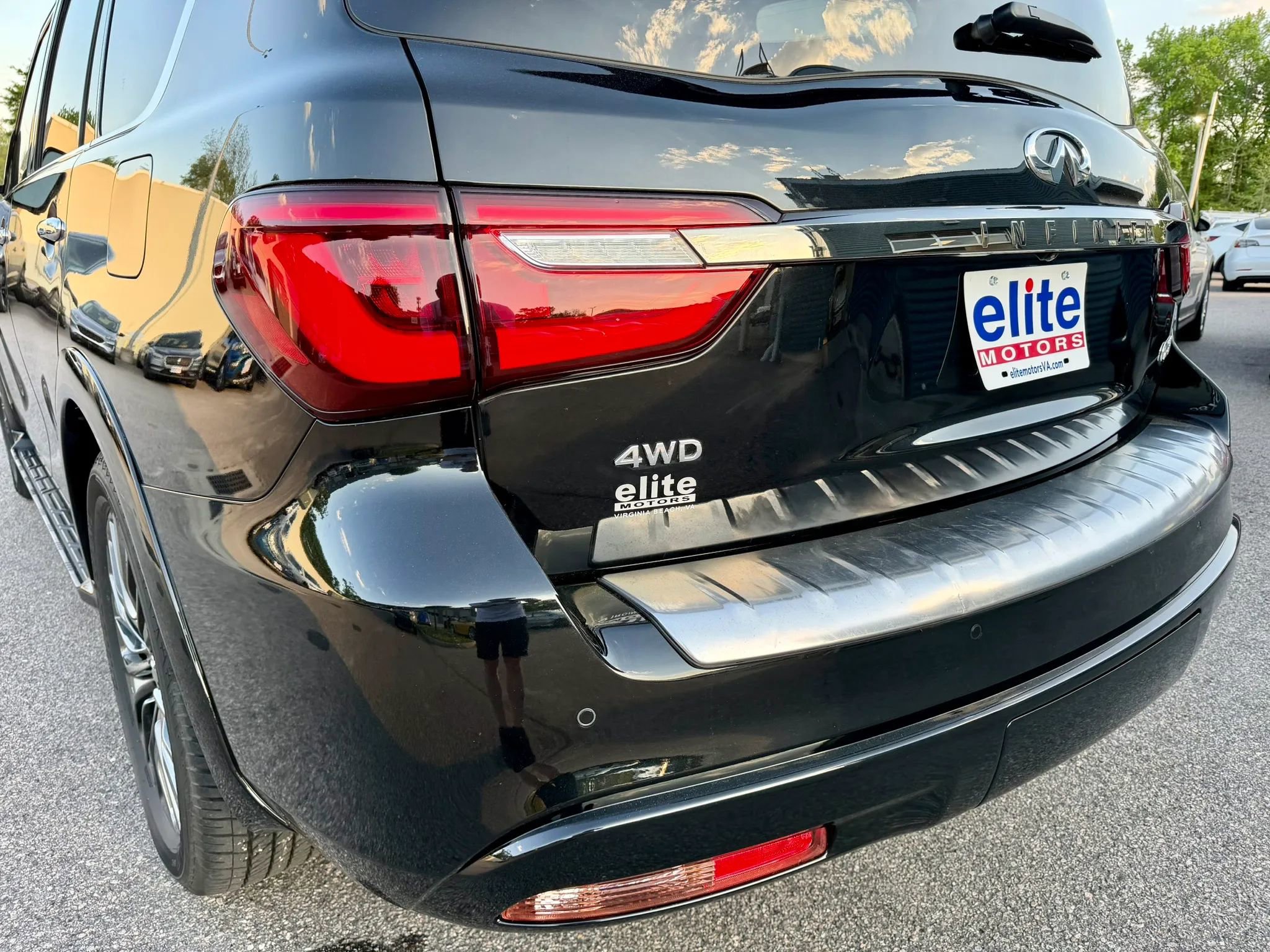 Used 2024 INFINITI QX80 Premium Select w/ Cargo Package AWD/4WD image 15