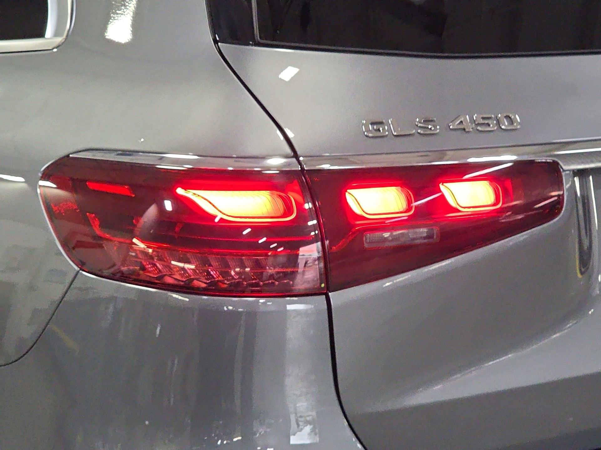 Certified 2025 Mercedes-Benz GLS 450 4MATIC image 33