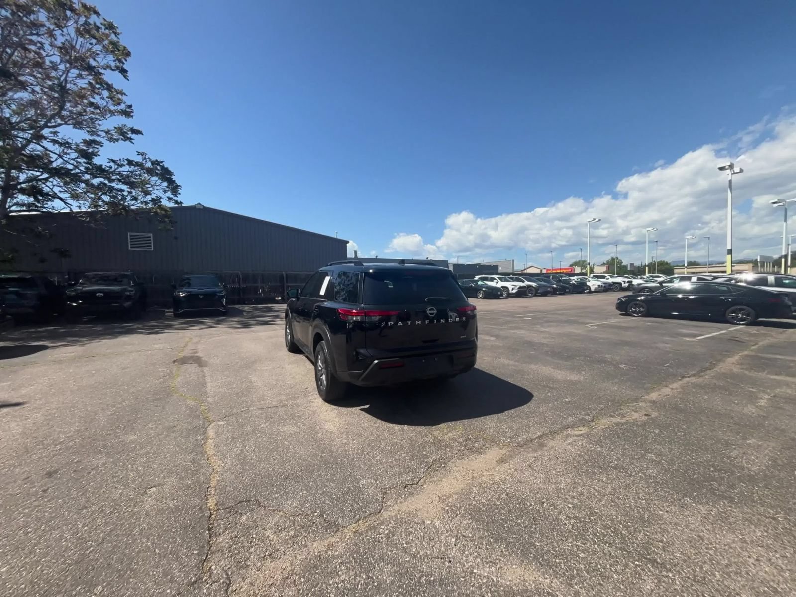Used 2025 Nissan Pathfinder SV AWD/4WD image 16