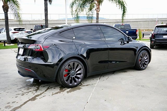 Used 2021 Tesla Model Y Performance AWD/4WD image 4