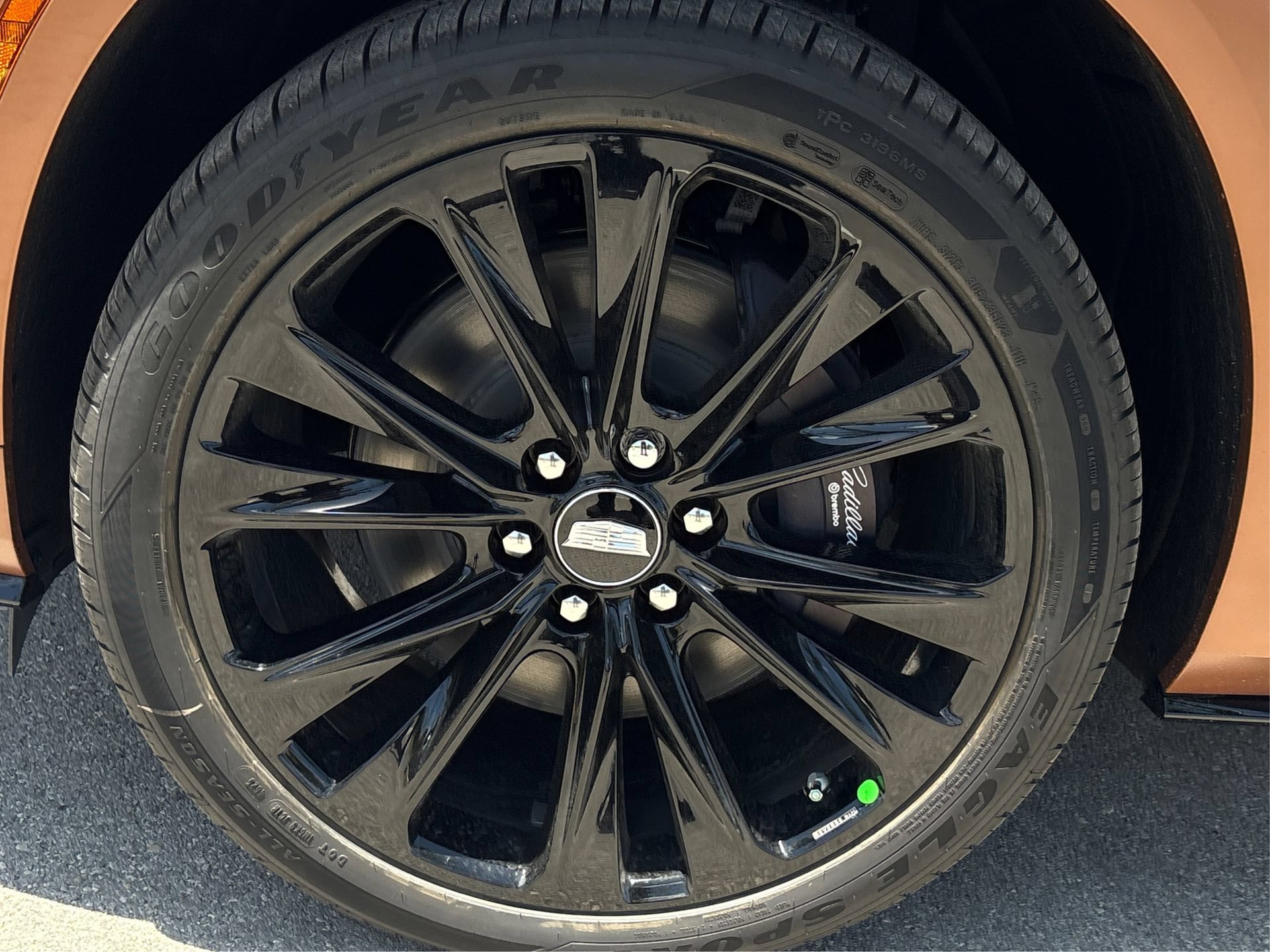 New 2027 Cadillac Vistiq Sport AWD/4WD image 13