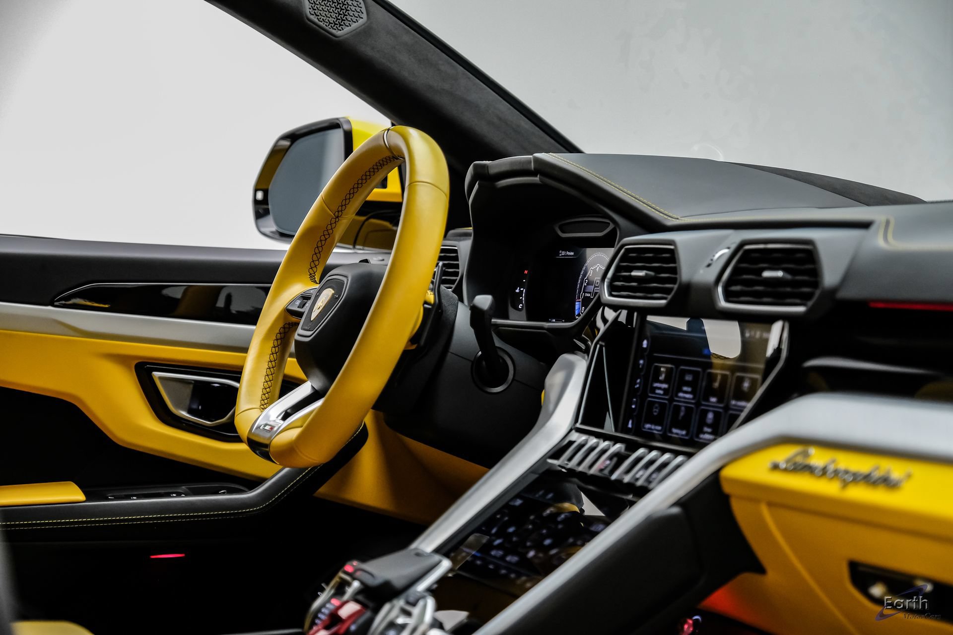 Used 2021 Lamborghini Urus AWD/4WD image 51
