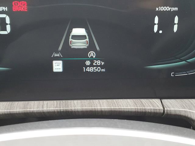 Used 2024 Kia Telluride EX w/ EX Captain's Chair Package image 25