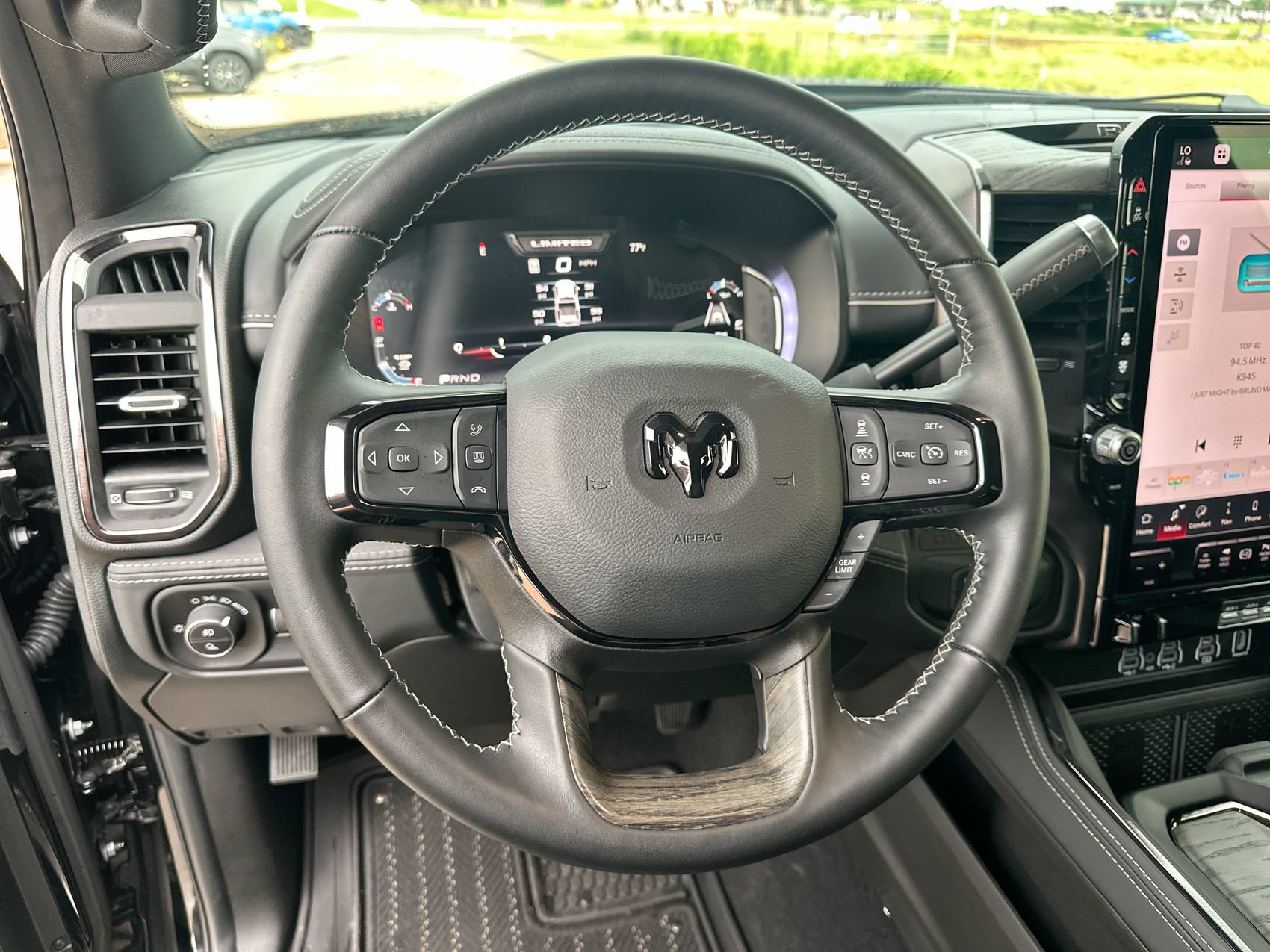 Used 2026 RAM 2500 Limited AWD/4WD image 14
