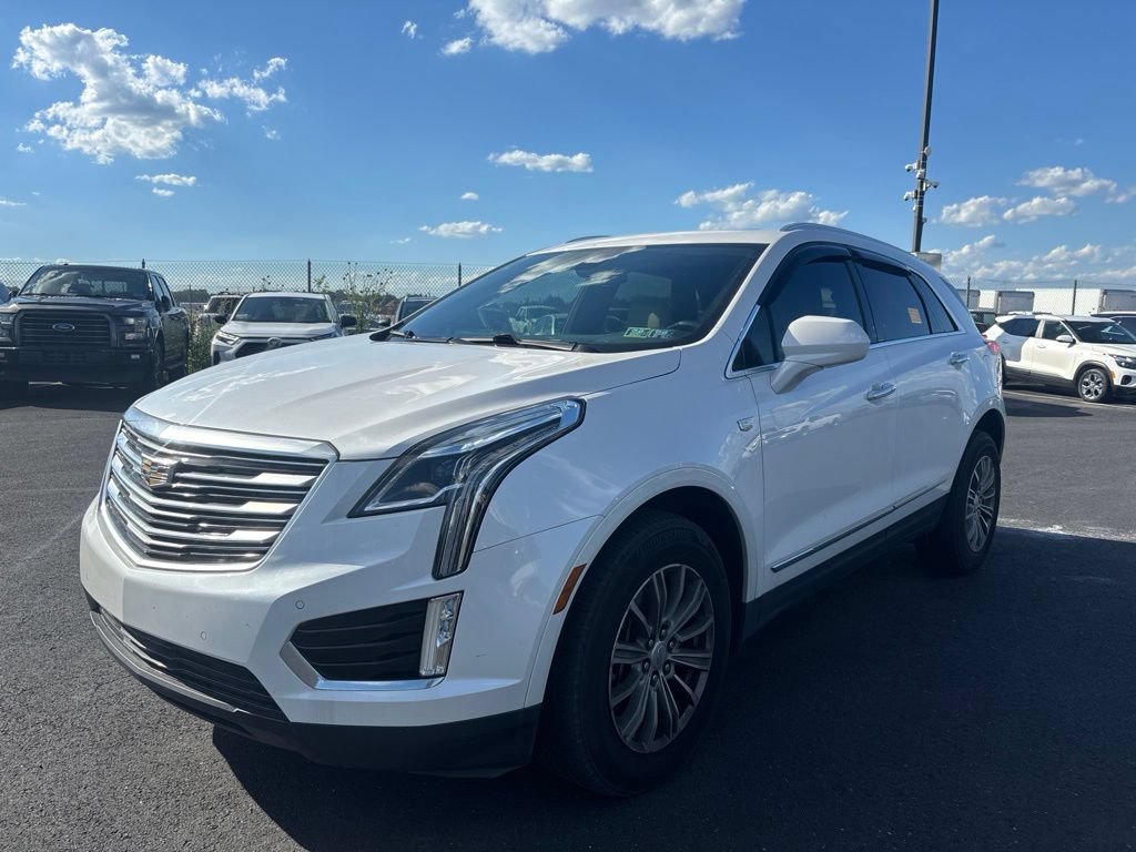 Used 2017 Cadillac XT5 Luxury w/ Driver Awareness Package FWD image 7