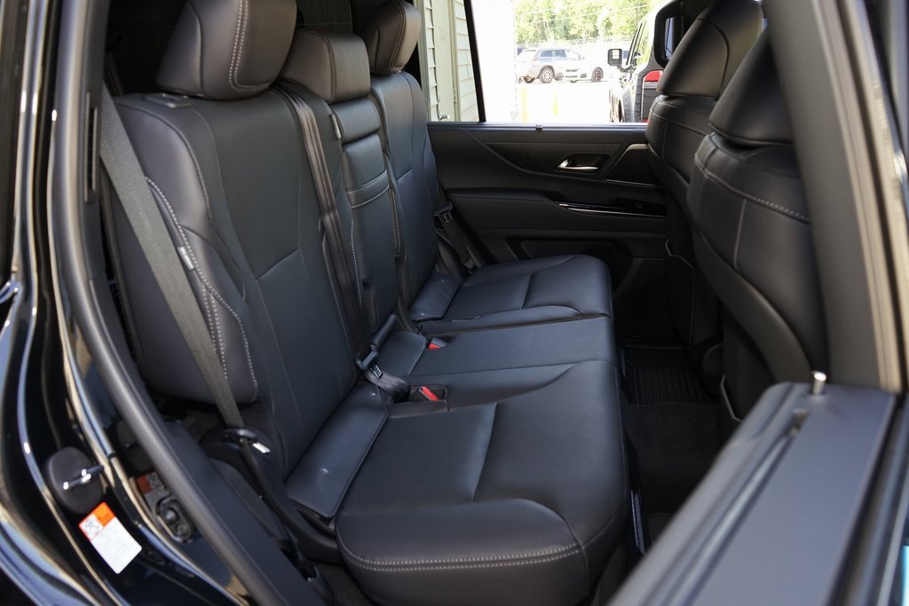 Used 2025 Lexus LX 600 4WD w/ Accessory Package (2T) image 21