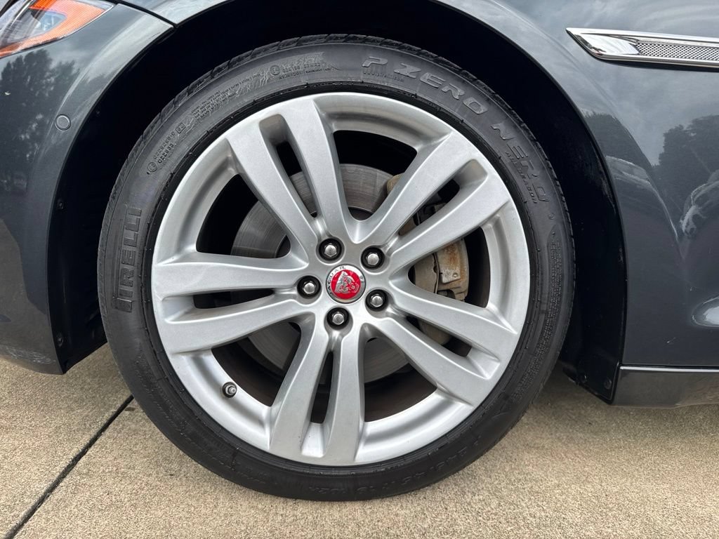 Used 2017 Jaguar XJ L Portfolio AWD/4WD image 25