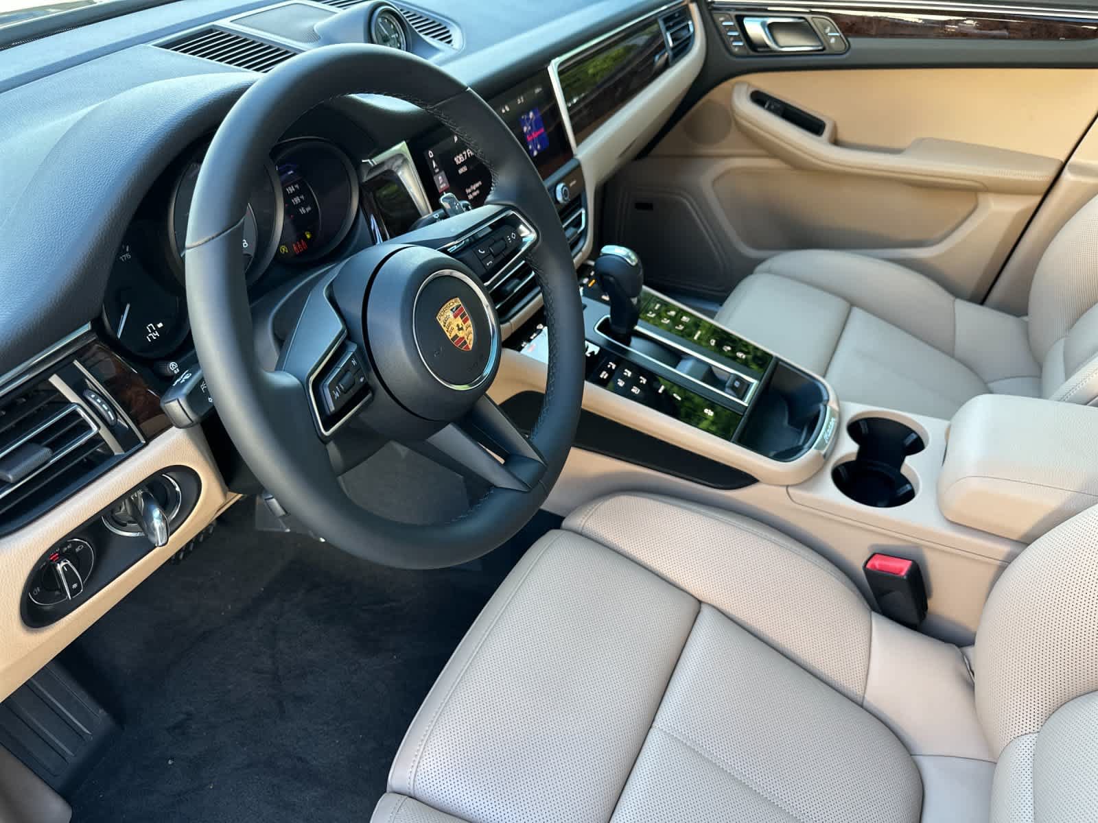 New 2026 Porsche Macan S AWD/4WD image 4