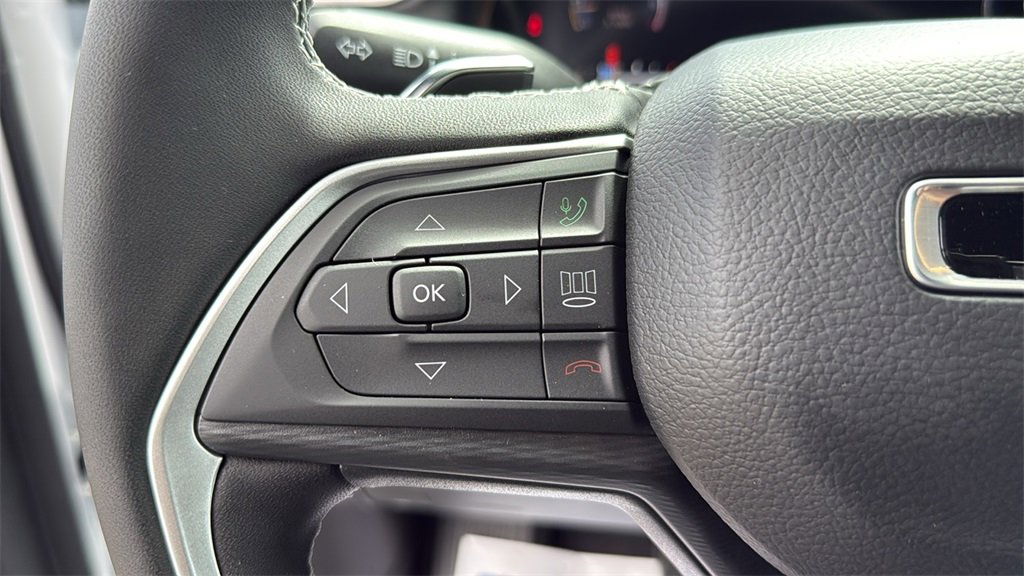 New 2025 Jeep Grand Cherokee L Laredo image 23