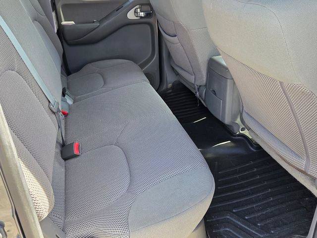 Used 2015 Nissan Frontier SV RWD image 17