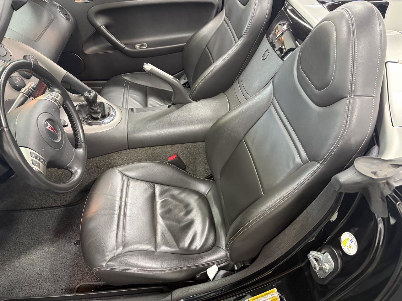 Used 2006 Pontiac Solstice Convertible w/ Premium Package image 26