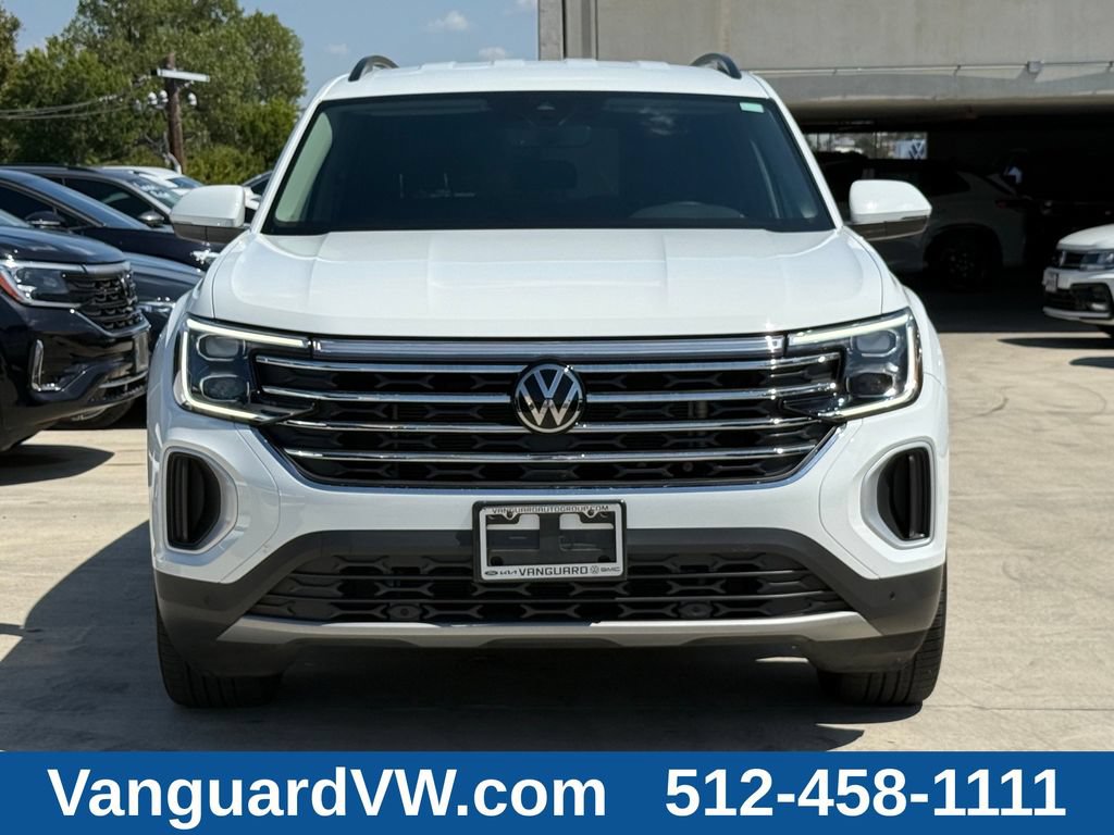 Used 2024 Volkswagen Atlas SE w/ Black Wheel Package FWD image 3