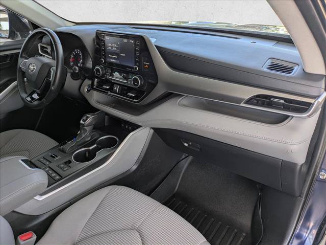 Used 2021 Toyota Highlander LE AWD/4WD image 22