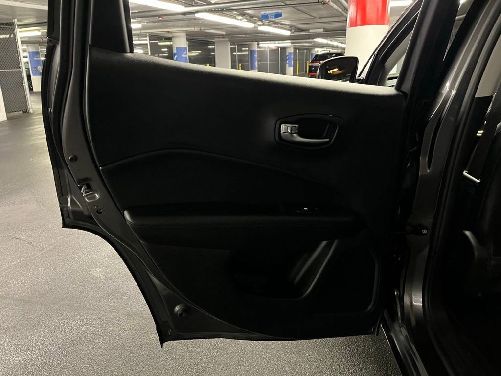Used 2019 Jeep Compass Altitude image 17