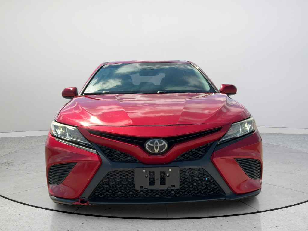 Used 2019 Toyota Camry SE FWD image 2