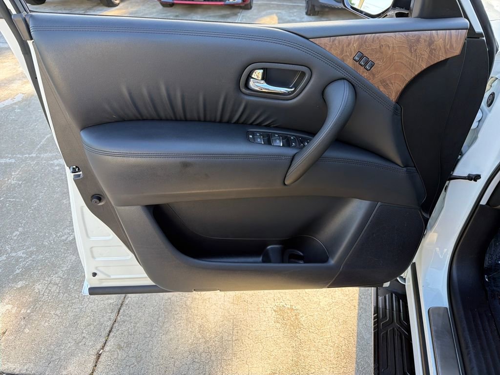 Used 2024 Nissan Armada SL w/ Captain's Chairs Package RWD image 18