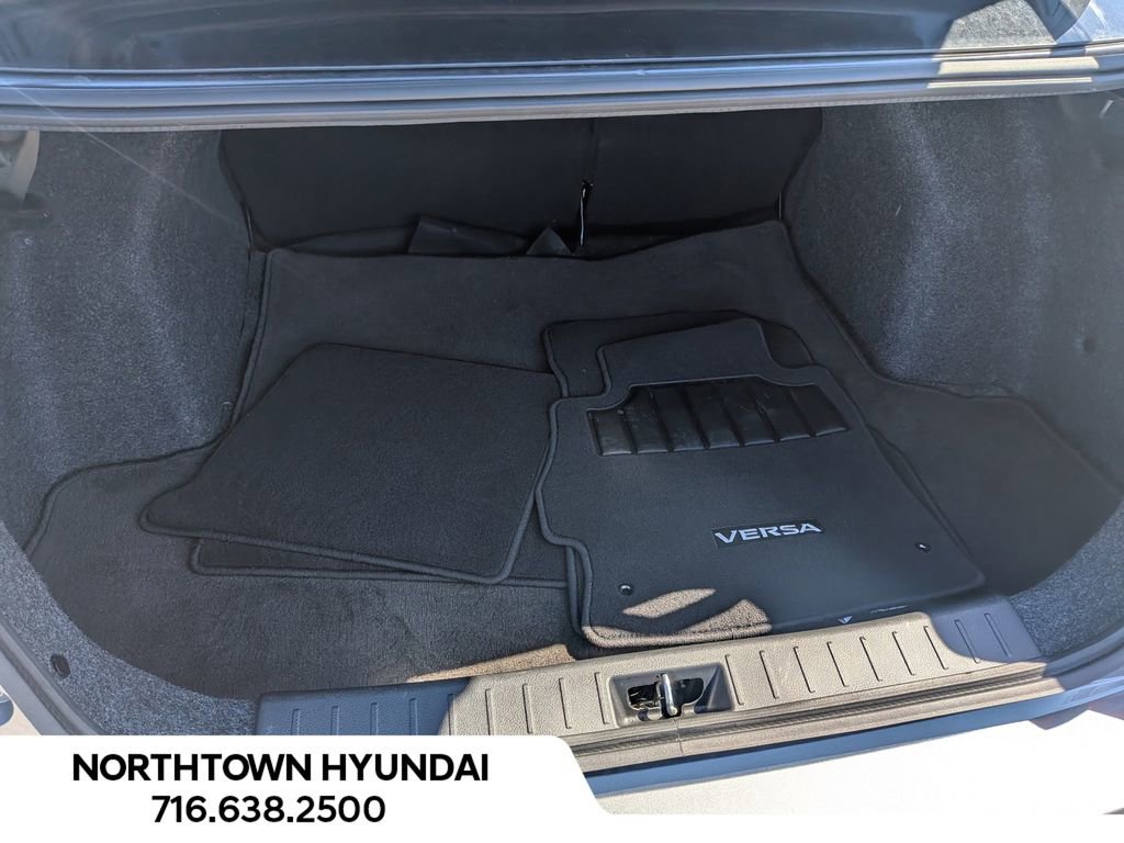 Used 2021 Nissan Versa SV image 30