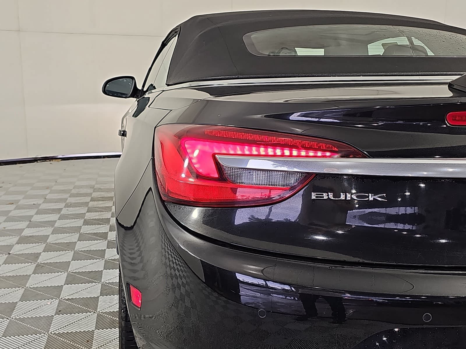 Used 2018 Buick Cascada Premium FWD image 27