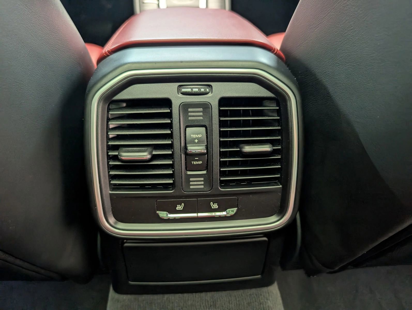 Used 2015 Porsche Macan S AWD/4WD image 22