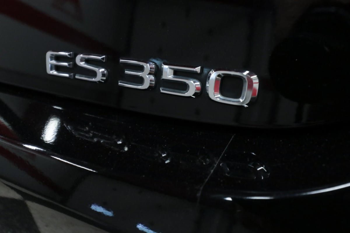 Used 2022 Lexus ES 350 Ultra Luxury w/ Accessory Package 2 FWD image 33