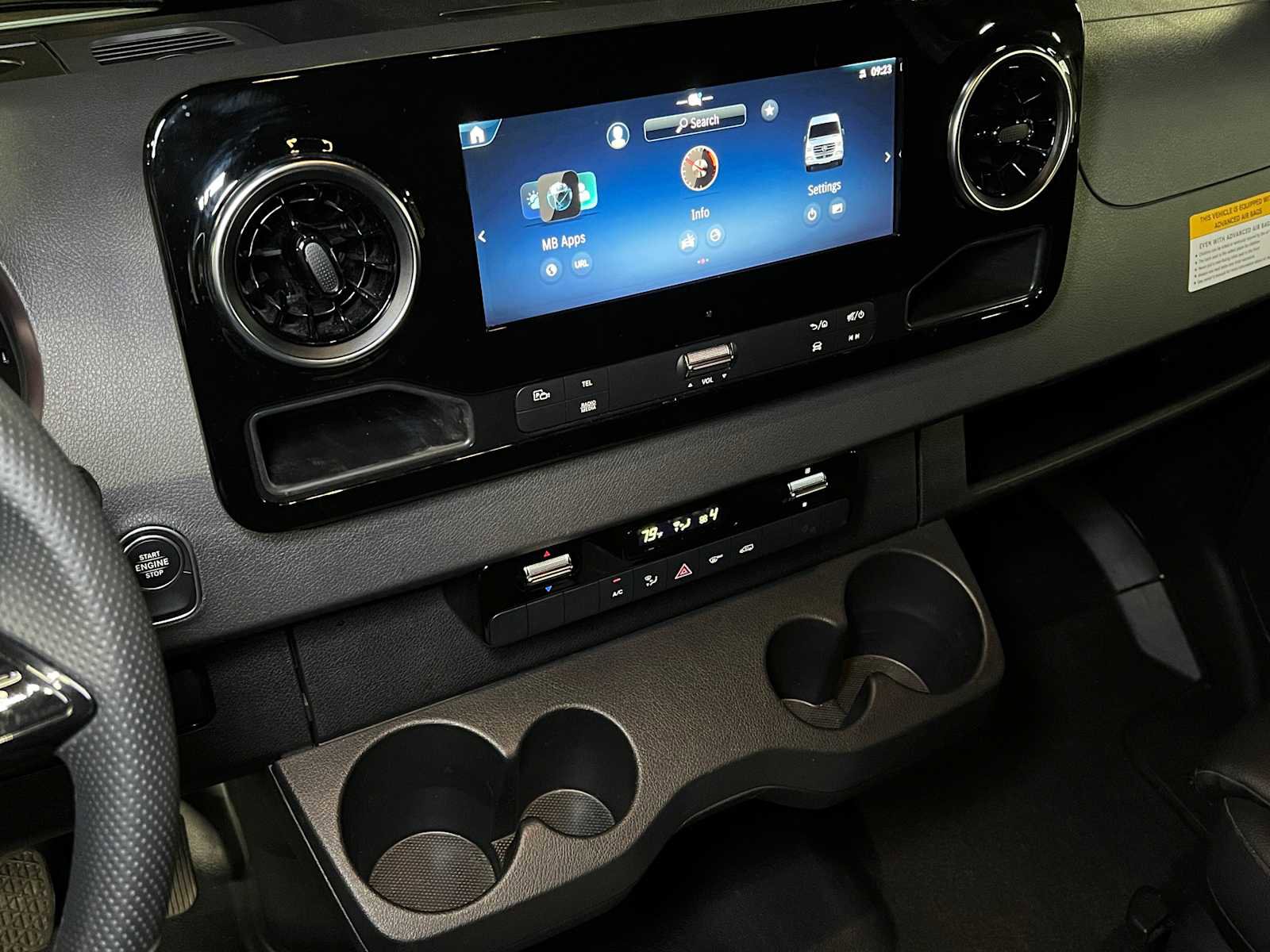 Used 2025 Mercedes-Benz Sprinter 2500 image 31