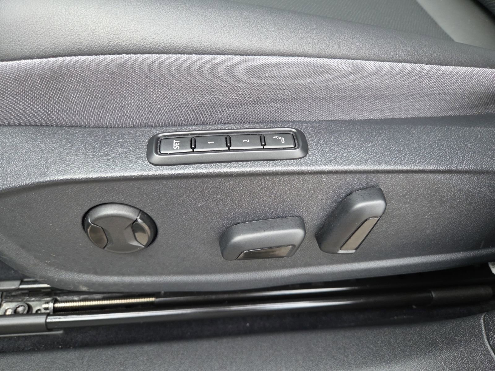 Used 2023 Volkswagen ID.4 Pro S image 18