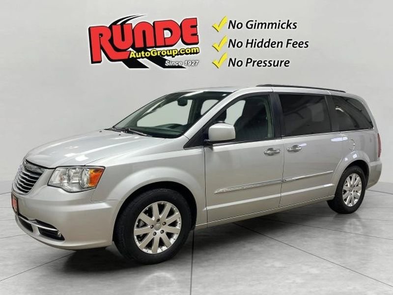 Used 2011 Chrysler Town & Country Touring-L w/ Entertainment Group #2 FWD image 1