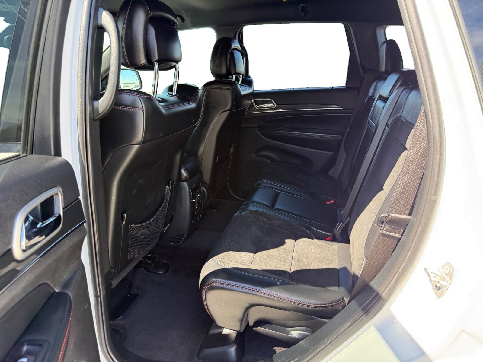 Used 2017 Jeep Grand Cherokee Trailhawk w/ Jeep Active Safety Group image 16