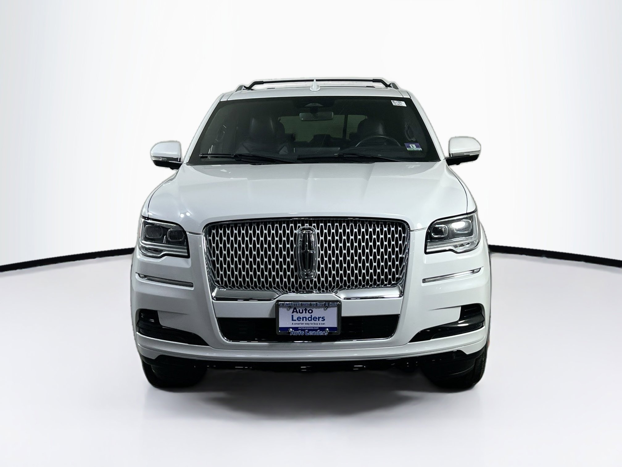 Used 2022 Lincoln Navigator Reserve image 2