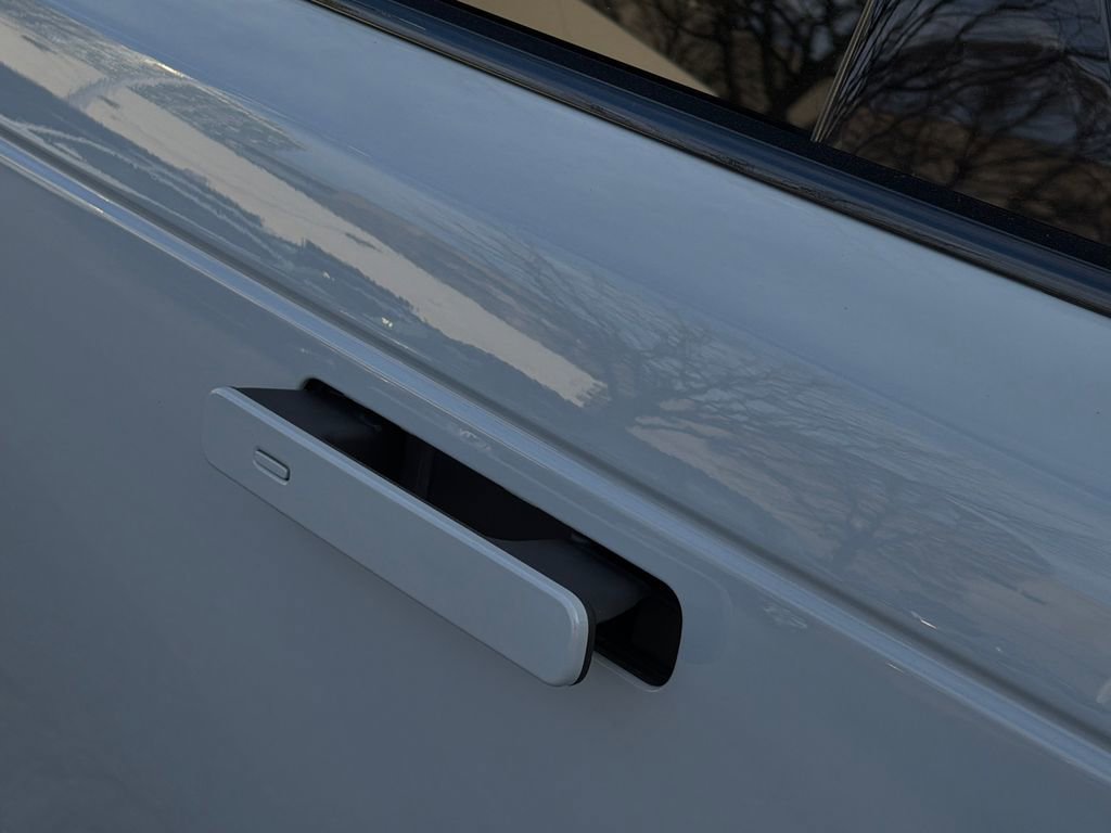 Used 2025 Land Rover Range Rover Velar Dynamic SE image 15