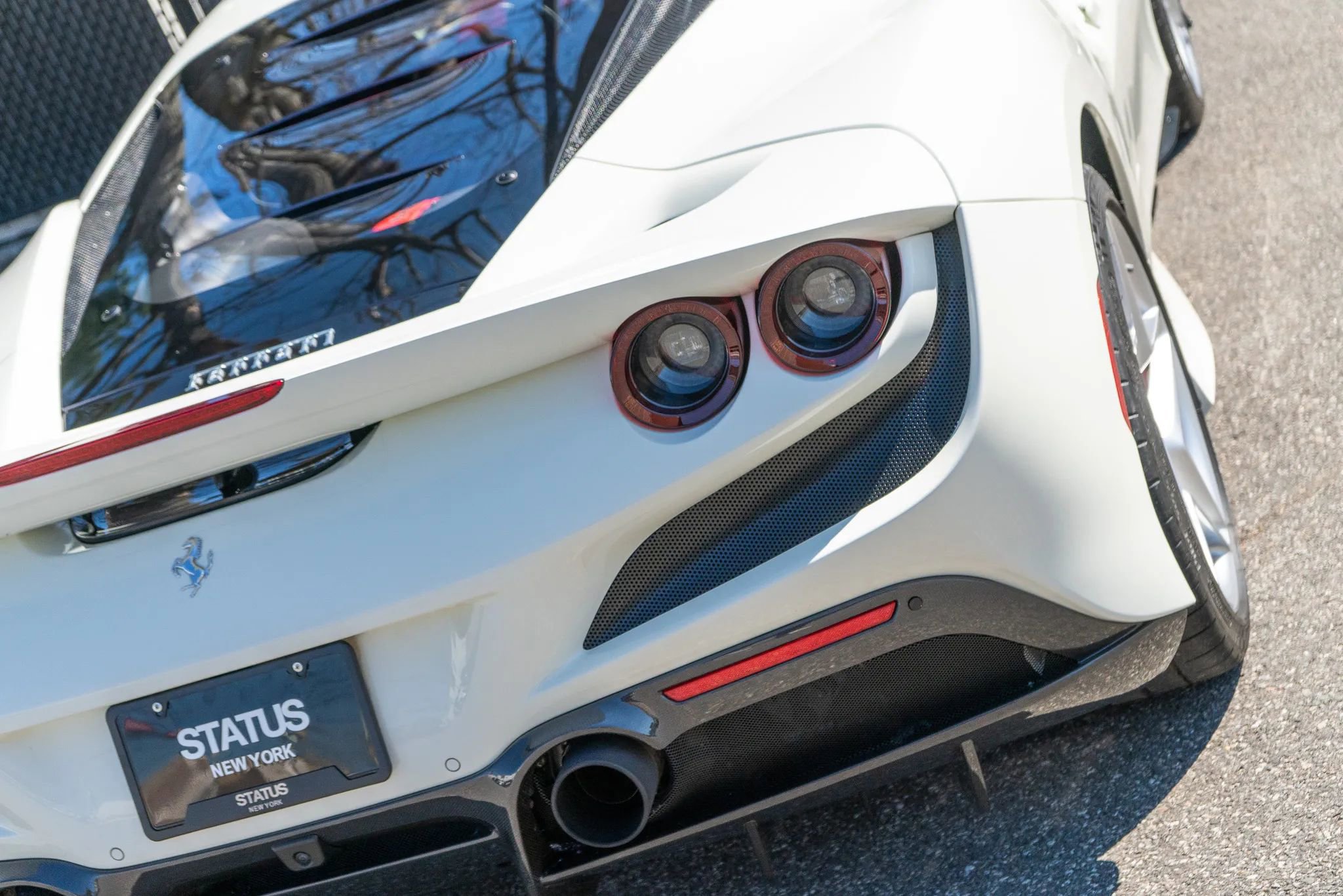 Used 2021 Ferrari F8 Tributo image 40