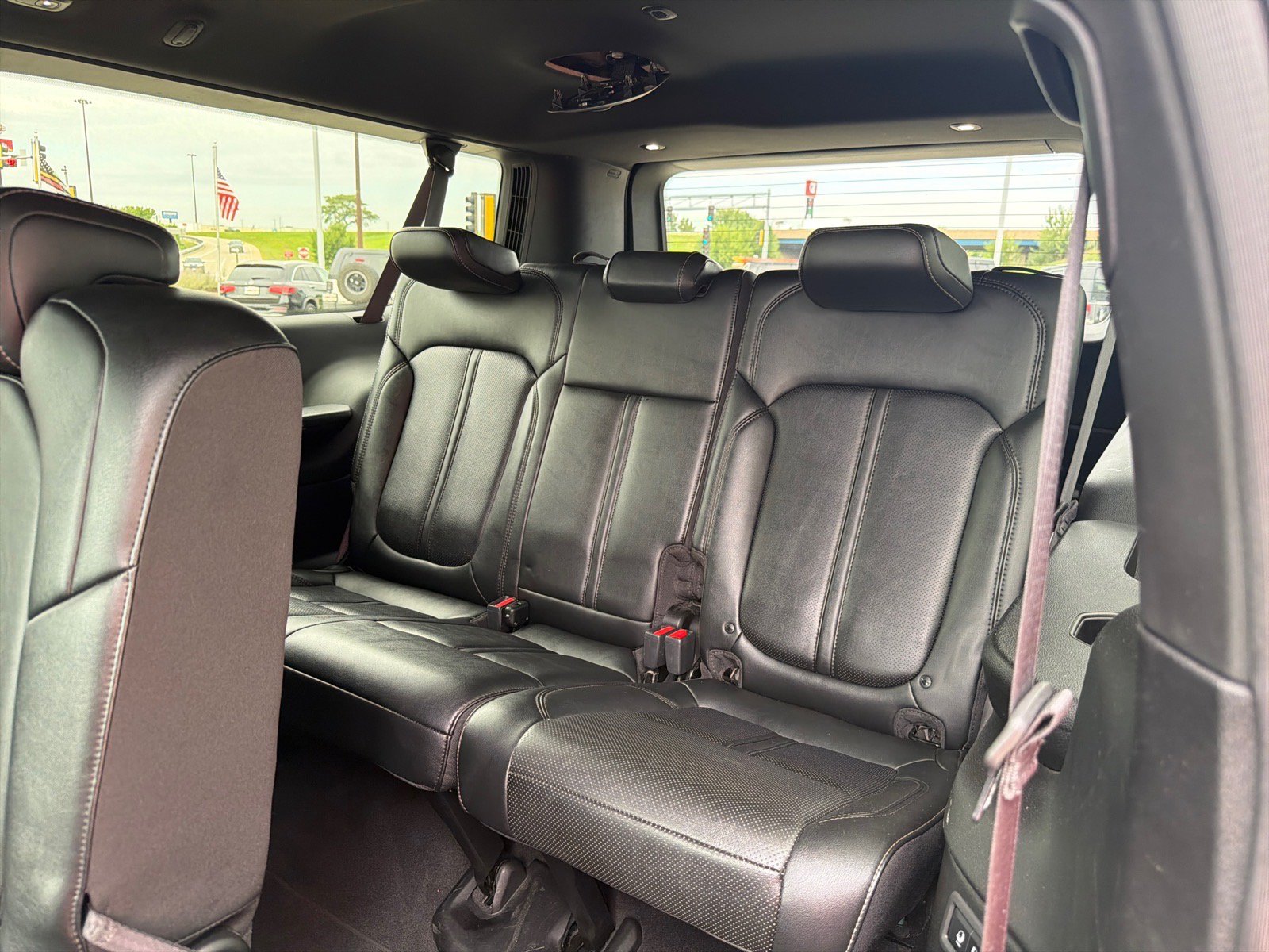 Used 2023 Jeep Wagoneer L Series II AWD/4WD image 21