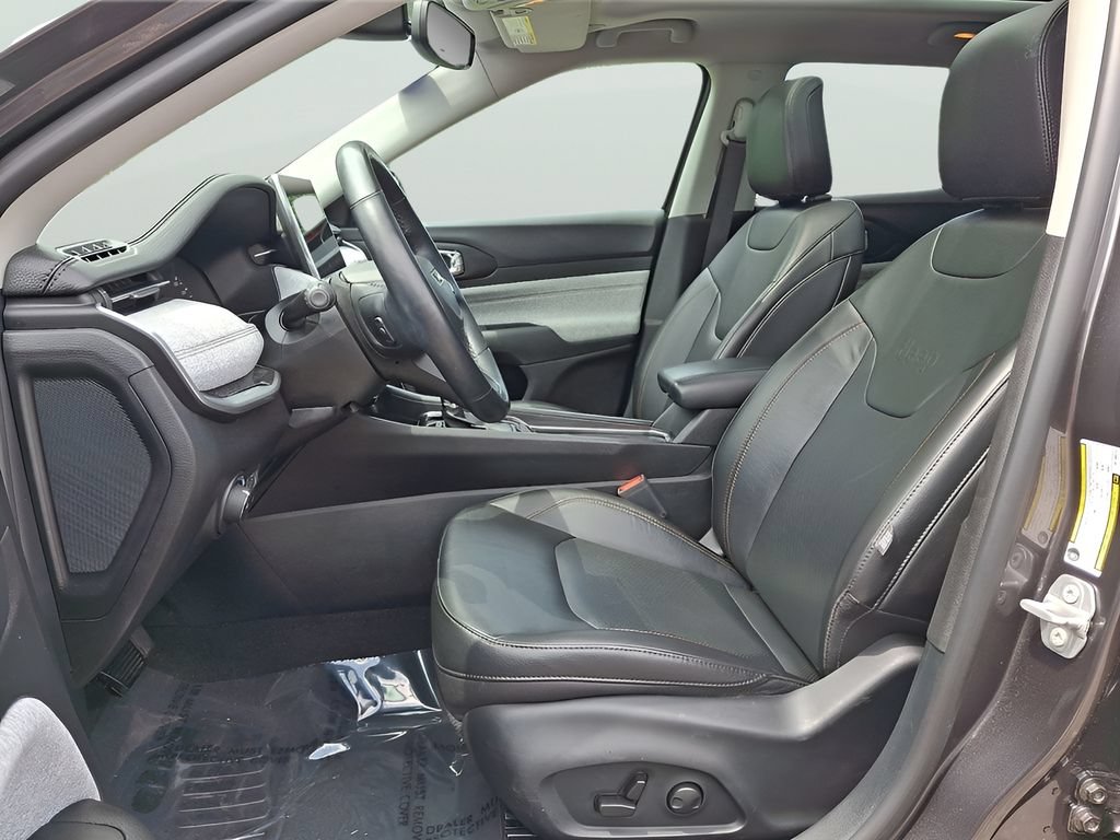 Used 2022 Jeep Compass Latitude w/ Sun and Sound Group AWD/4WD image 14