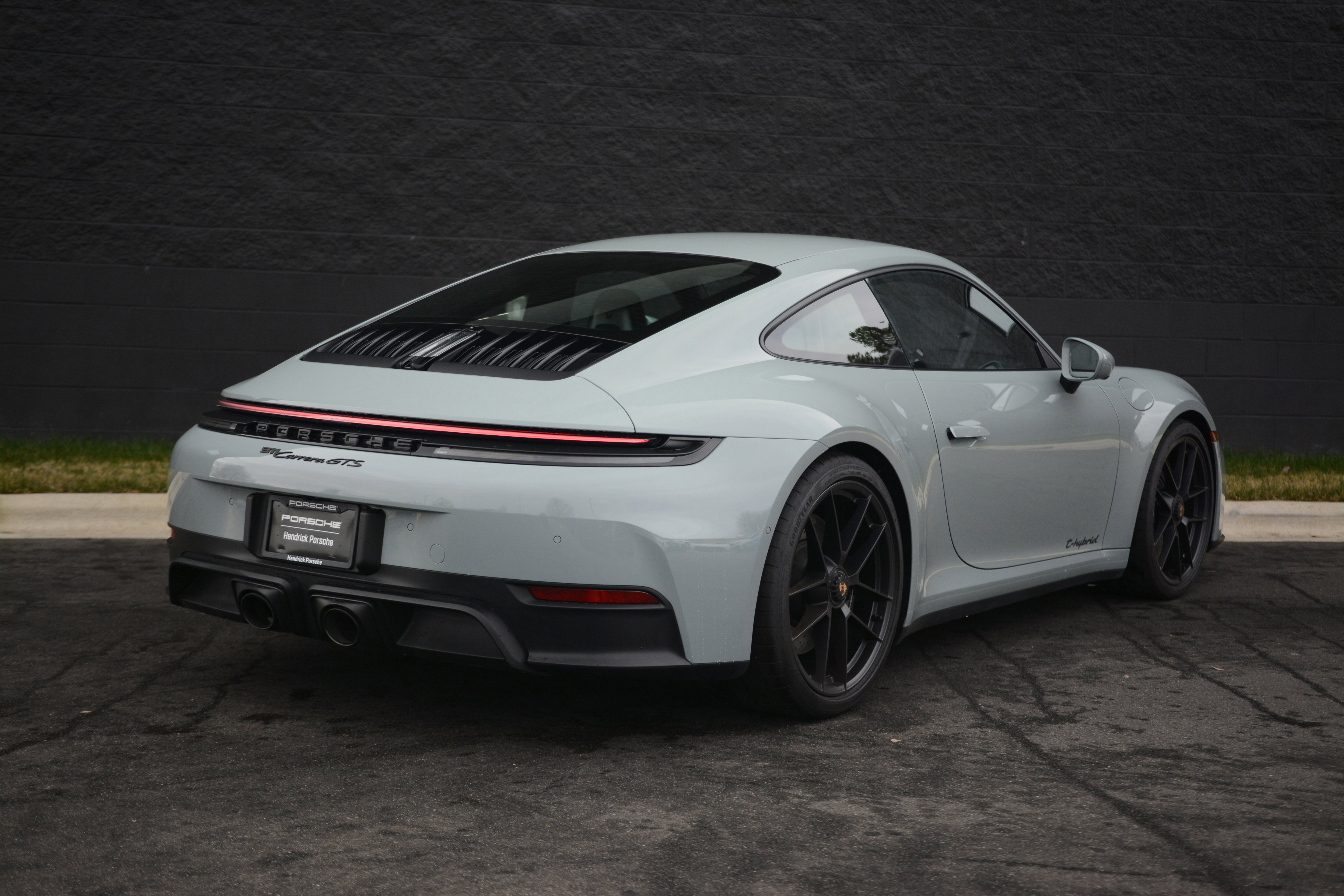 Certified 2025 Porsche 911 Carrera GTS RWD image 7