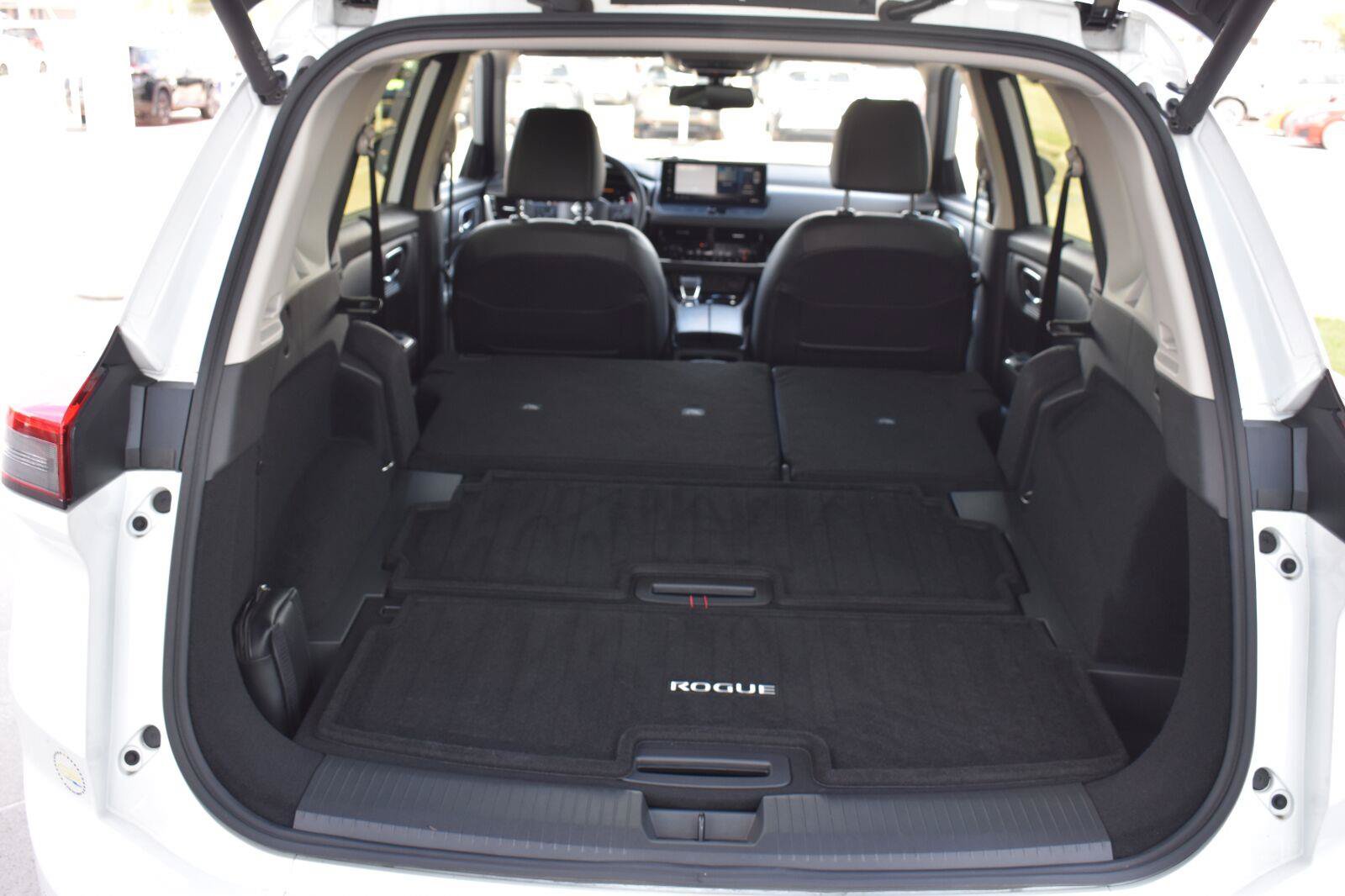 Used 2025 Nissan Rogue Platinum w/ Platinum Premium Package FWD image 58