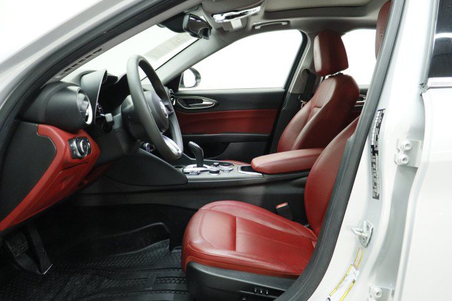 Used 2021 Alfa Romeo Giulia Ti RWD image 7