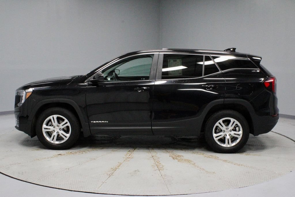 Used 2024 GMC Terrain SLE AWD/4WD image 7