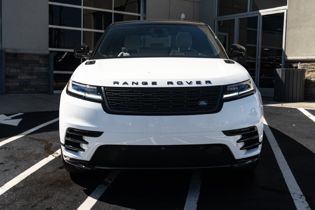 Used 2026 Land Rover Range Rover Velar Dynamic SE AWD/4WD image 3