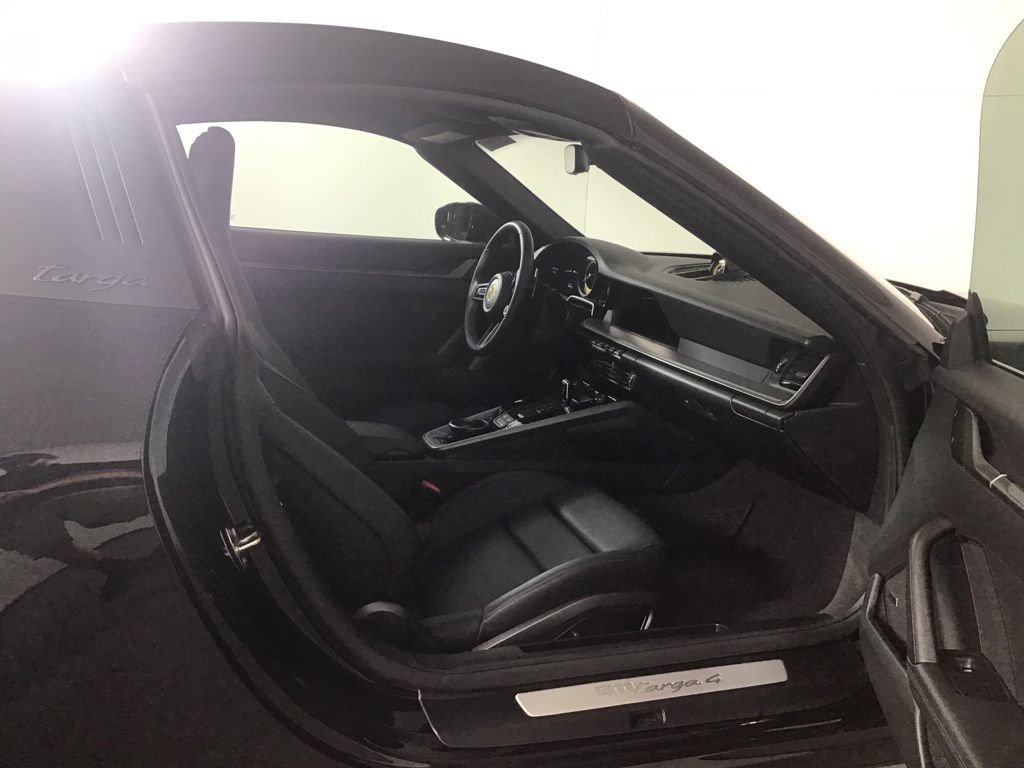 Certified 2024 Porsche 911 Targa 4 AWD/4WD image 19