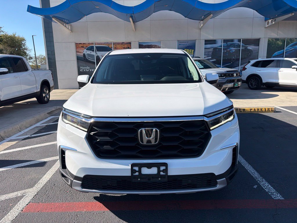 Used 2025 Honda Pilot EX-L image 3