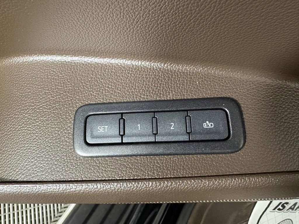 Used 2019 Chevrolet Tahoe Premier RWD image 18