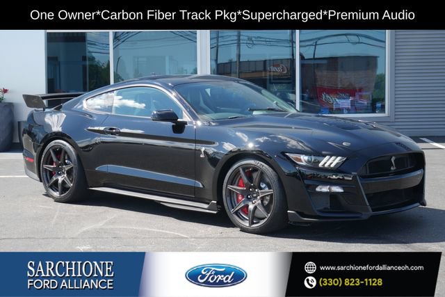 Used 2022 Ford Mustang Shelby GT500 w/ Carbon Fiber Track Pack RWD image 1