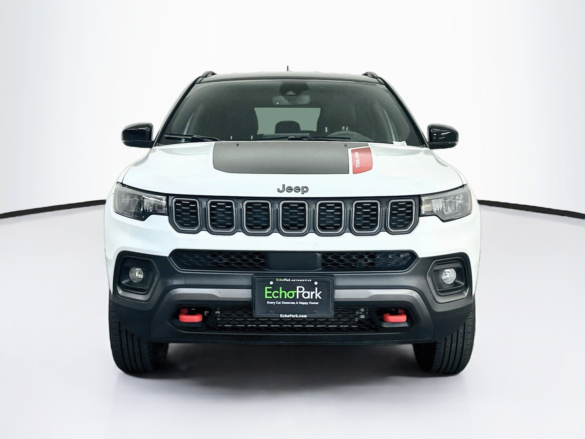 Used 2025 Jeep Compass Trailhawk w/ Trailer Tow Group AWD/4WD image 2