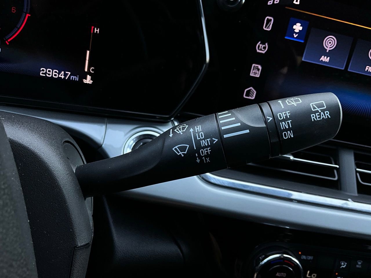 Used 2025 Chevrolet Trax LT FWD image 35