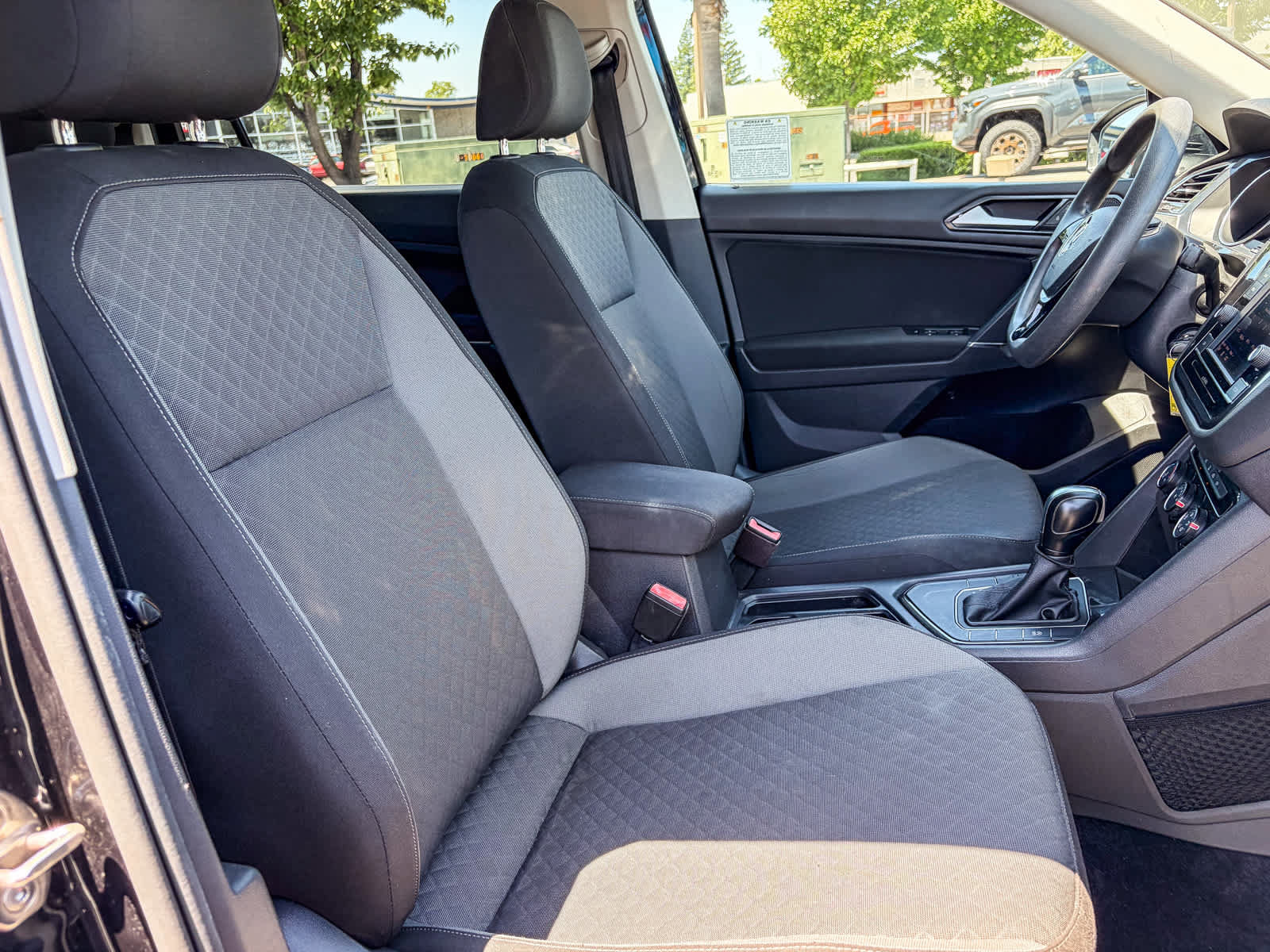 Used 2018 Volkswagen Tiguan S FWD image 14