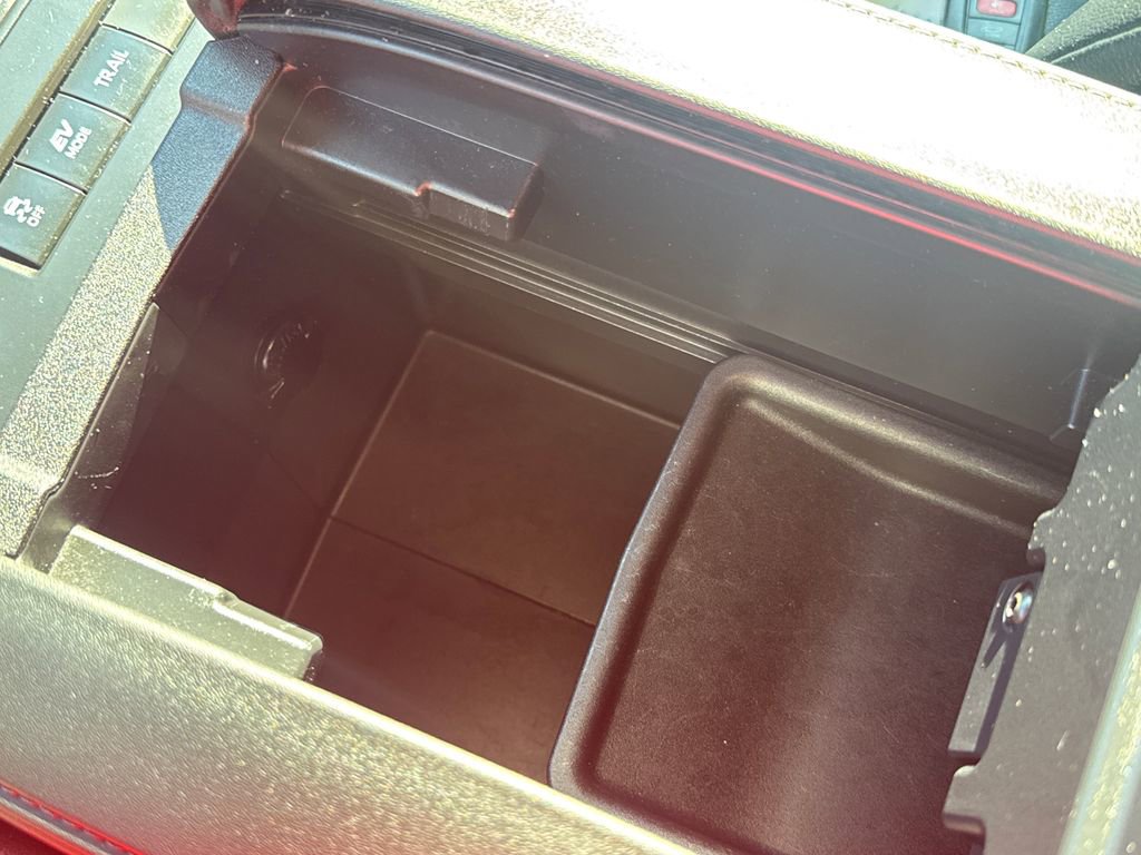 Used 2020 Toyota Highlander XLE AWD/4WD image 31