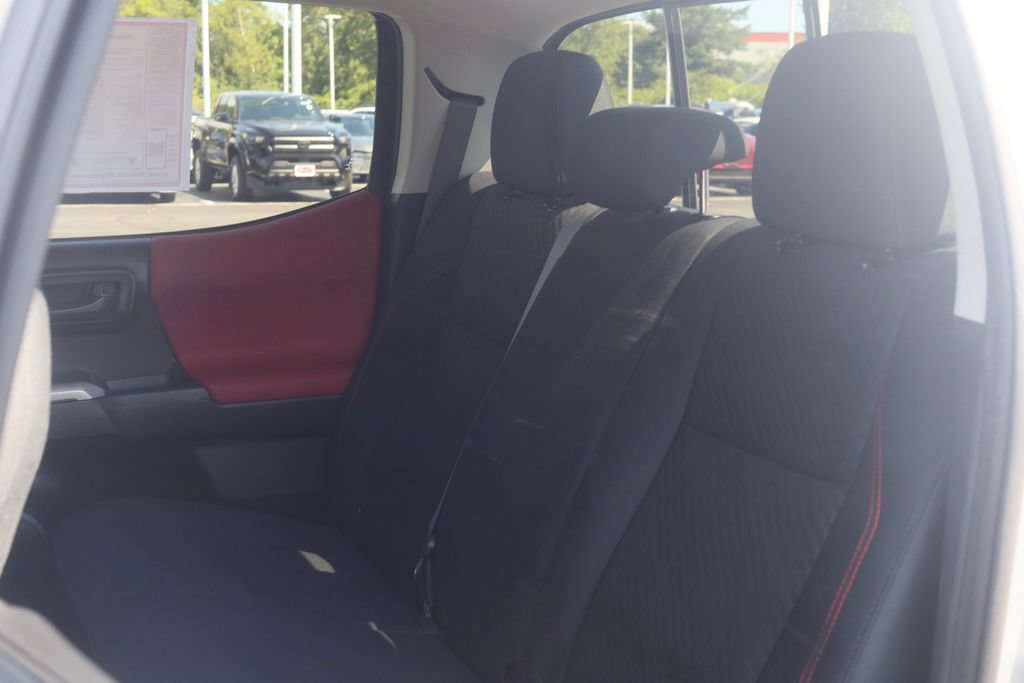 Certified 2021 Toyota Tacoma SR5 AWD/4WD image 27