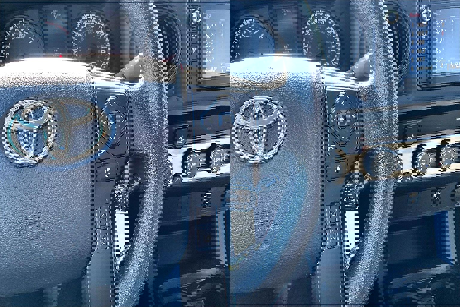 Used 2019 Toyota Tacoma SR w/ SR Convenience Package image 25