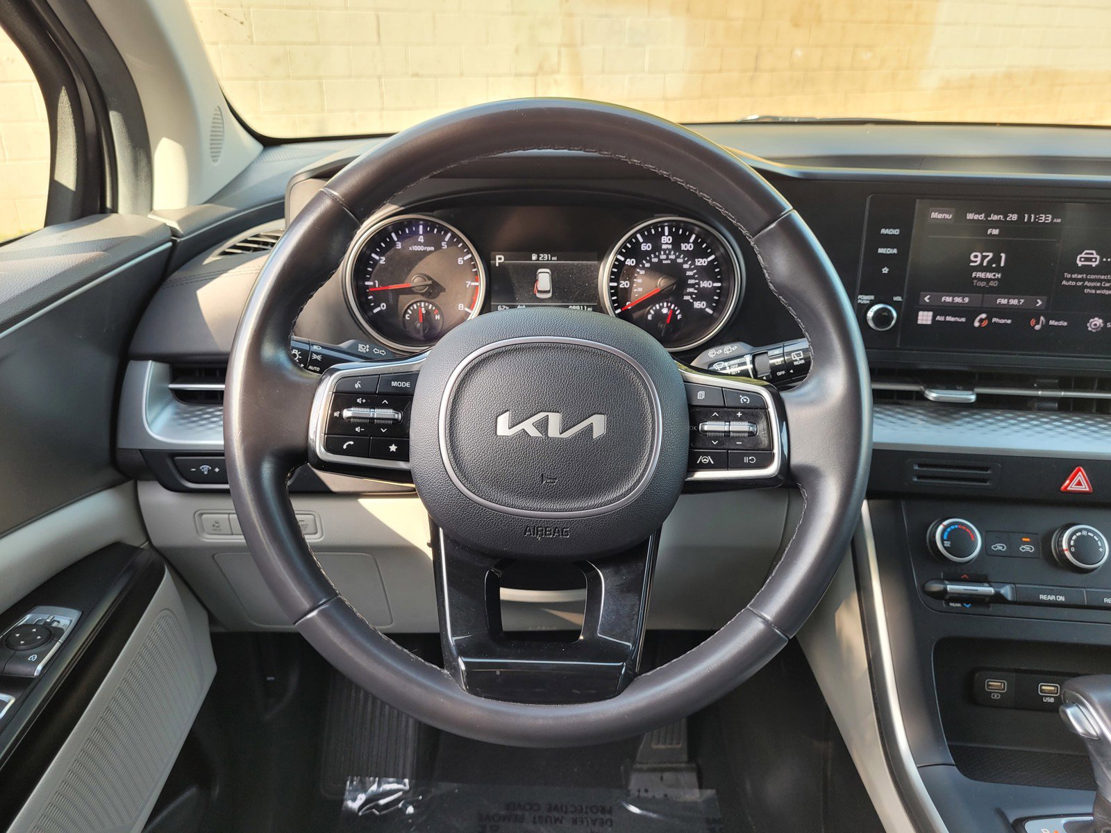 Used 2024 Kia Carnival LX image 16